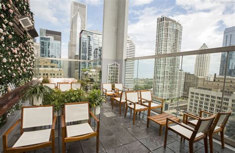 Inside the Wit Hotel’s Revamped Downtown Rooftop Bar - Eater Chicago