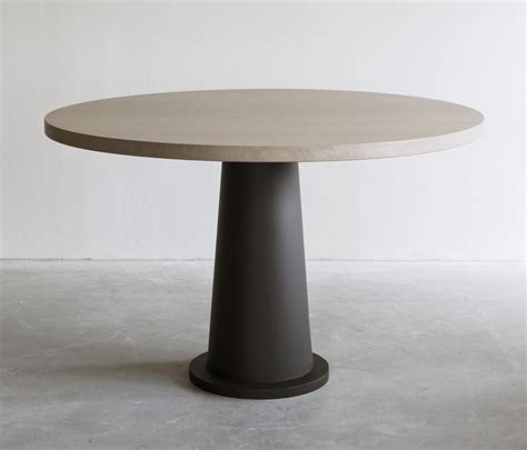 Kops dining table round metal base | Architonic