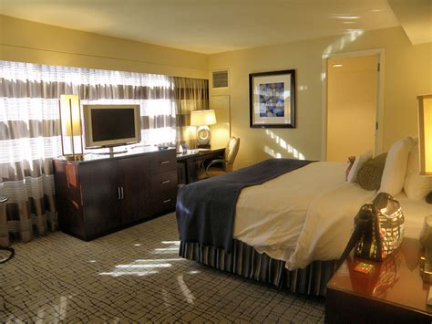 Crowne Plaza Times Square Hotel Review | NYC, Style & a little Cannoli