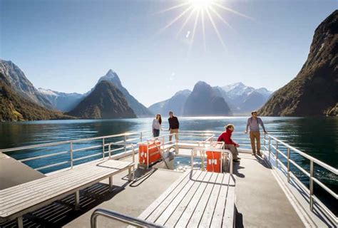 Milford Sound: rejs przyrodniczy z lunchem piknikowym | GetYourGuide