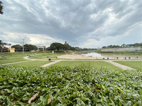 Marikina Riverbanks : r/Philippines