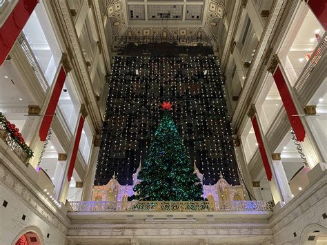 Christmas Light Show At Macy’s In Philadelphia - Northeast Allie