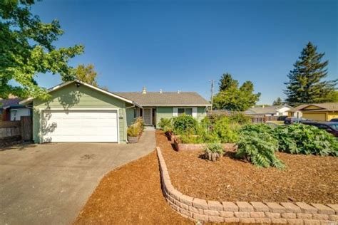 6 Homes Within Walking Distance To SMART Train Stations | Real Sonoma