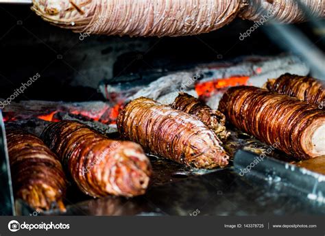 Turkish Street Food Kokorec made with sheep bowel cooked in wood fired oven — Stock Photo © Alp ...