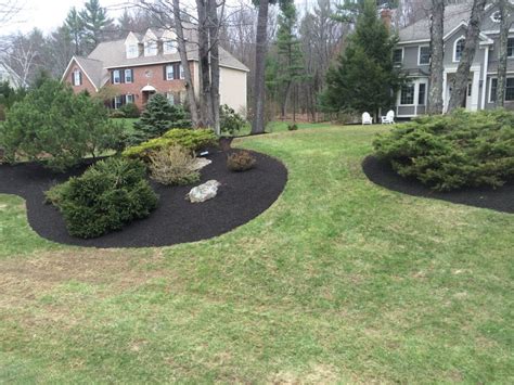 Bark Mulch for a Beautiful Yard in NH - Spring Landscaping Services