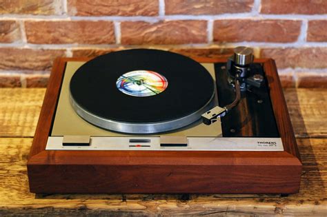 5 Vintage Turntables for Your Stereo System | In Sheeps Clothing