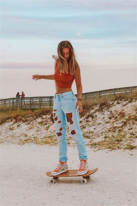 Beach skater girl | Surfer girl outfits, Skater outfits, Skater girl outfits