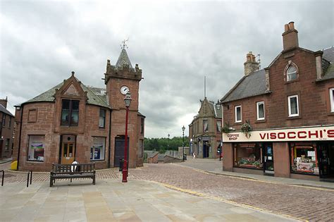 United Kingdom Travel Guide :: Kirriemuir UK