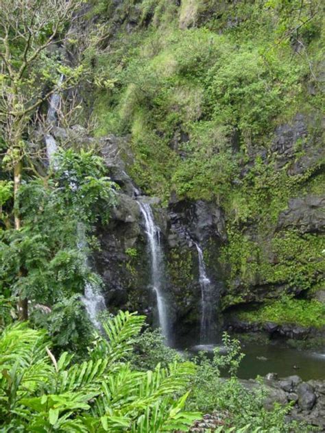 The Hana Highway Waterfalls - A Complete Road Guide