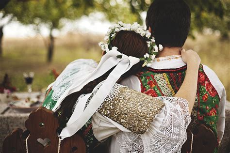 lovers in traditional costume | Folk dance, Folk costume, Folk