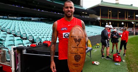 Marn Grook at the SCG: Cultural Gift Exchange