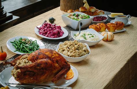 Going buffet-style for Thanksgiving? Here are the rules