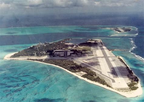 Midway Island 1975-1977 | Lugares bonitos, Lugares para ir, Estados unidos