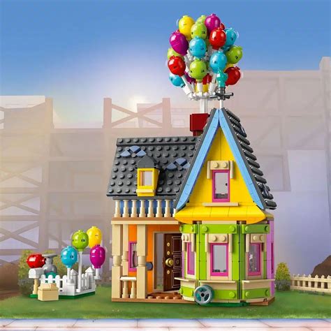 Brickfinder - LEGO-Disney-Up-House-43217—08