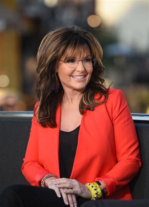 Sarah Palin Unmasked as Bear in Latest Episode of 'The Masked Singer'