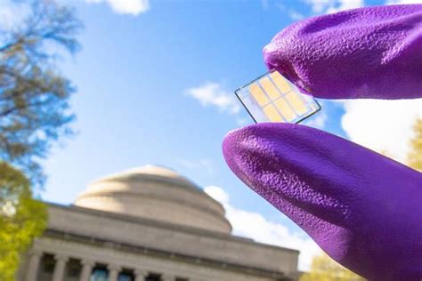 New breed of solar cells: Quantum-dot photovoltaics set new record for ...