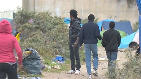 2,000 migrants try to enter Channel Tunnel in France | CNN