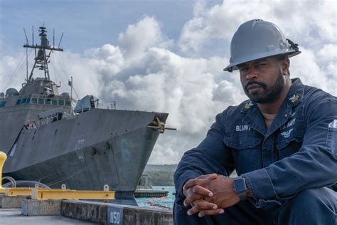 DVIDS - Images - USS Jackson (LCS 6) Sailor Poses For A Portrait [Image 2 of 4]