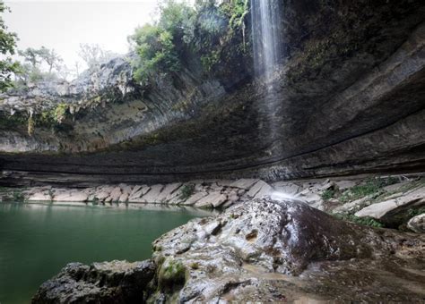 Stunning Waterfall at Hamilton Pool - Austin, Texas [Photos]