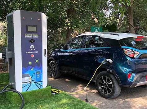 Tata Power Installing 1000 EV Charging Stations Across the Country