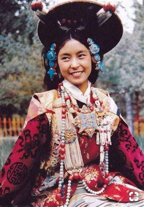 Pin by Blake Alexandra Shipley on J1: World Cultures 1: Asia | Traditional outfits, Costumes for ...