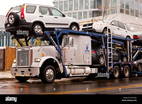 Auto transport truck - USA Stock Photo - Alamy