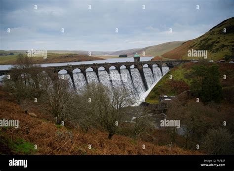 Elan valley aqueduct hi-res stock photography and images - Alamy