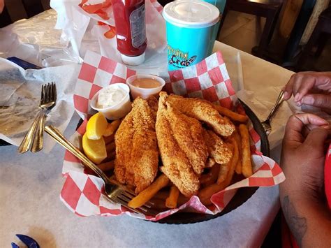 Storming Crab™-Seafood Restaurant | 1360 Veterans Pkwy, Clarksville, IN ...