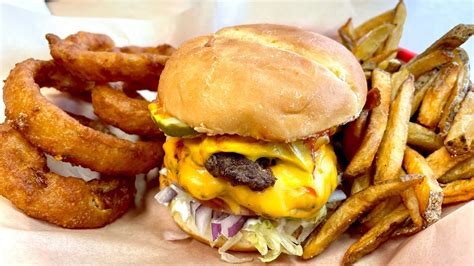 Home Run Burger Review (Louisville, Kentucky) - YouTube