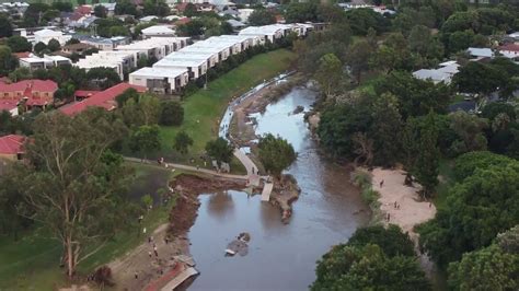 Kedron Brook flooding February 2022 - YouTube