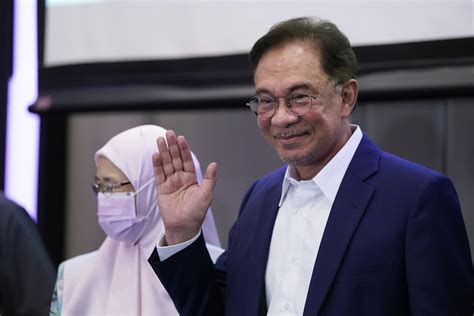 Malaysia's Anwar seeks to oust PM Muhyiddin after securing support from ...