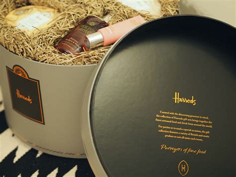 The 2017 Harrods Christmas Hampers | Girl Eats World