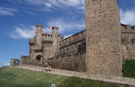 The French Way: The Castle of Ponferrada - Fundación Jacobea