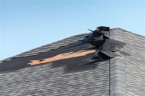 Roof Wind Damage: What Does it Look Like, Insurance Claims, Repair