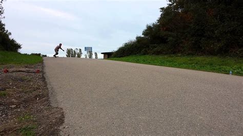 Longboard slides Velserbroek - YouTube