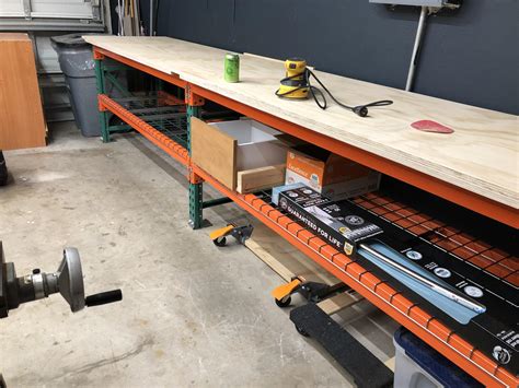 Just finished my new pallet rack workbench, 14ft long! : r/Workbenches