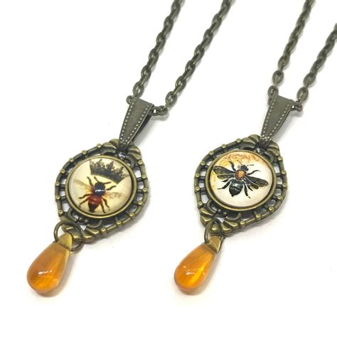 Bee Pendant Necklace,bee Necklace,bee Charm Necklace,honey Bee Necklace ...