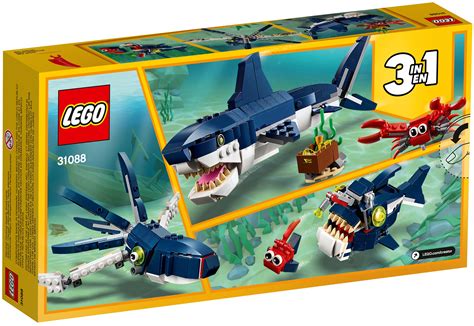 Lego diver escape from Giant size Shark 2020 New Sea creature ...