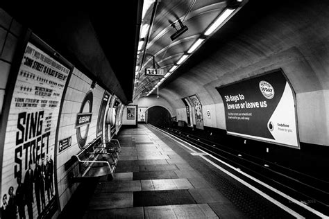 Queensway tube station. Late night – Kalpachev photography