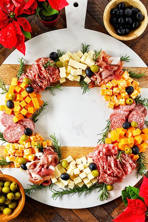 Christmas Wreath Shaped Charcuterie Board | Recipe | Christmas food ...