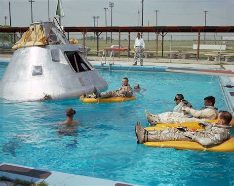 Apollo 1 crew practicing a water landing in 1966. [3000 x 2391] (x-post ...