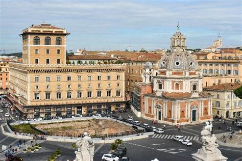 Piazza Venezia in Rome | Visit A City