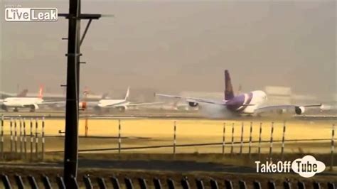 Airbus A380 near crash at landing - YouTube