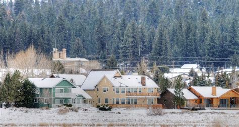 Snowy Neighborhood Free Stock Photo - Public Domain Pictures