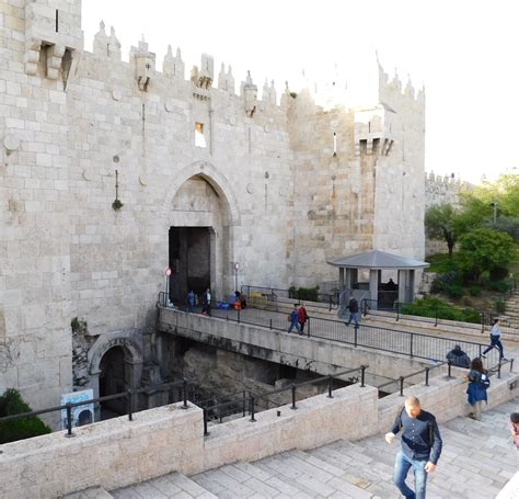 The Damascus Gate in Jerusalem — Song For Israel