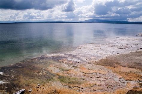 Yellowstone Lake | Largest High-Altitude Lake in North America & Map ...