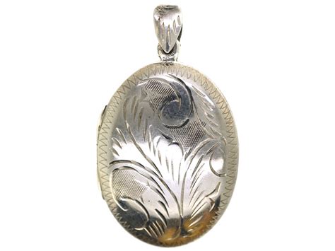 Silver Oval Locket (183K) | The Antique Jewellery Company