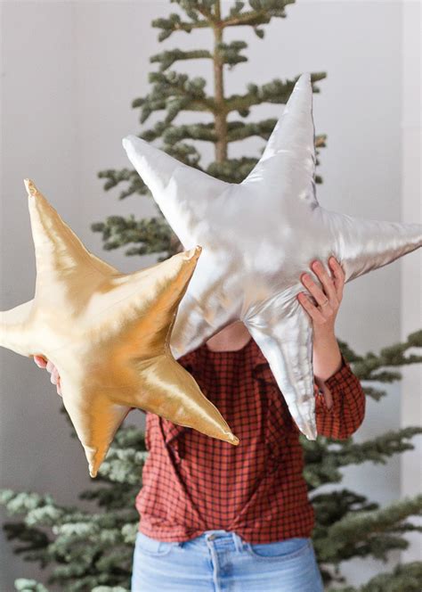 Making Christmas Throw Pillows (DIY Star Pillows) | Throw pillows ...