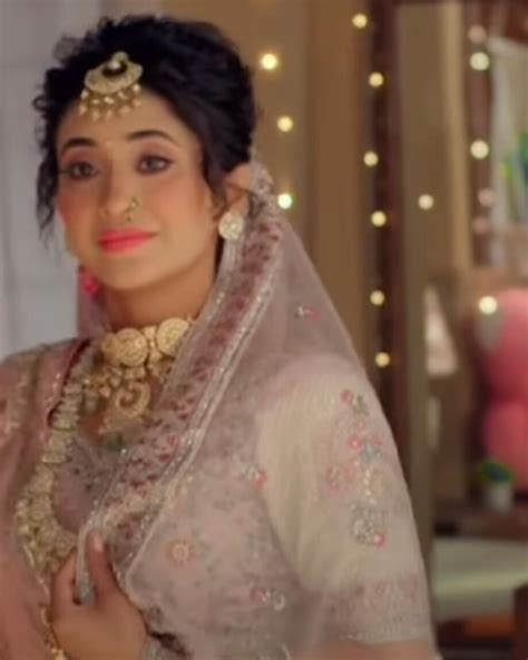 YRKKH: Sirat's mesmerising bride look Kartik awestruck