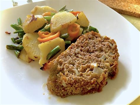 German Meatloaf - Classic Recipe • MyBestGermanRecipes.com